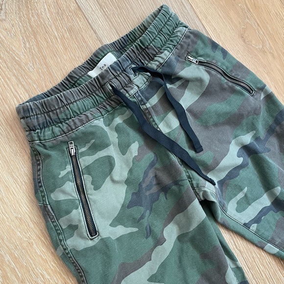 Aritzia TNA • Alix Camo Jogger - Picture 4 of 8